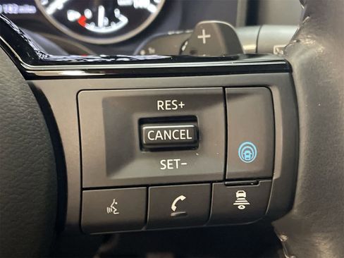 Used 2023 Nissan Rogue SL w/ SL Premium Package image 14