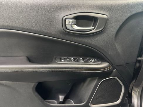 Used 2019 Jeep Compass Latitude w/ Popular Equipment Group AWD/4WD image 25