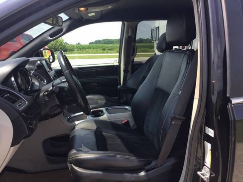 Used 2018 Dodge Grand Caravan SXT FWD image 14