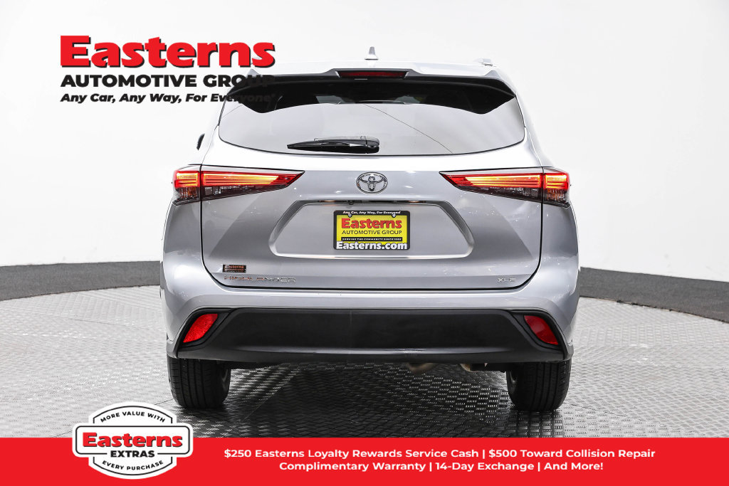 Used 2021 Toyota Highlander XLE FWD image 7