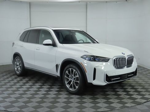 Used 2026 BMW X5 xDrive40i w/ Premium Package AWD/4WD image 4