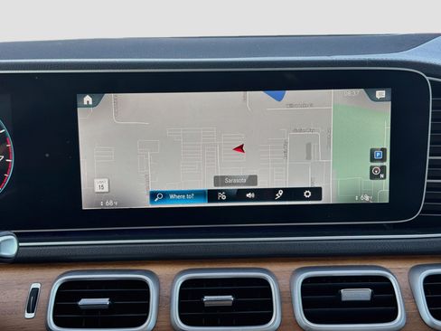 Used 2020 Mercedes-Benz GLS 450 4MATIC image 32