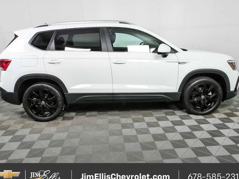 Used 2022 Volkswagen Taos SE AWD/4WD image 2