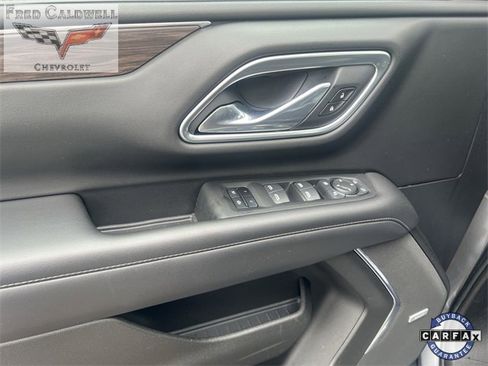 Used 2021 Chevrolet Suburban LT w/ LT Signature Package image 23