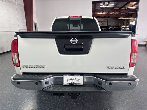 Used 2014 Nissan Frontier SV w/ SV Value Truck Package image 5