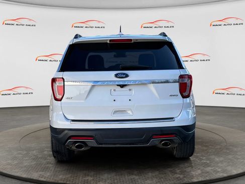 Used 2018 Ford Explorer XLT w/ Equipment Group 202A image 7