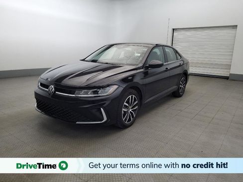 Used 2025 Volkswagen Jetta SE image 1