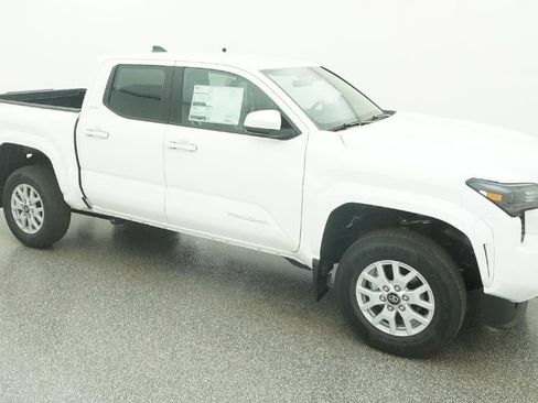 New 2026 Toyota Tacoma SR5 image 12