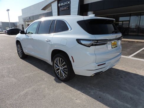 New 2026 Buick Enclave Avenir w/ Super Cruise Package image 7