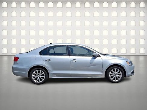 Used 2012 Volkswagen Jetta SE FWD image 8