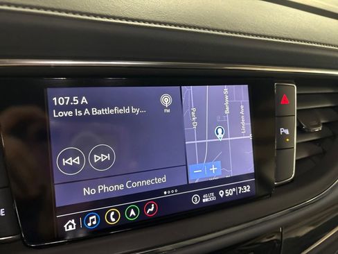 Used 2021 Buick Enclave Essence w/ Sound and Sites Package image 23