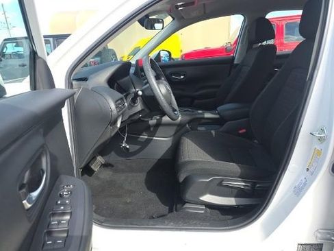 Used 2025 Honda HR-V LX image 4