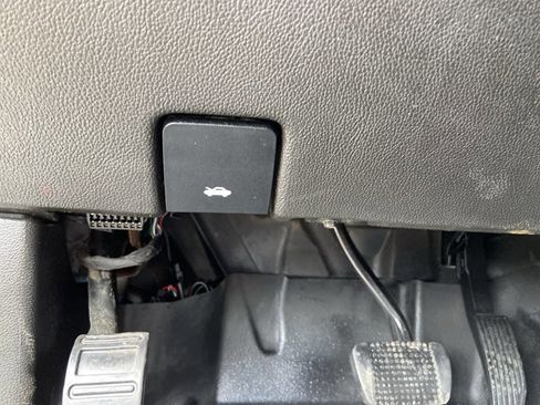 Used 2022 Chevrolet Colorado LT w/ Fleet Safety Package image 41