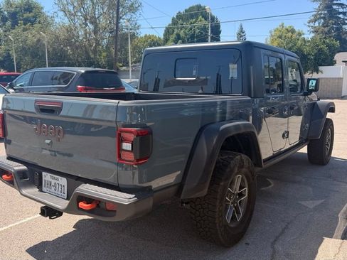 Used 2026 Jeep Gladiator Mojave AWD/4WD image 3