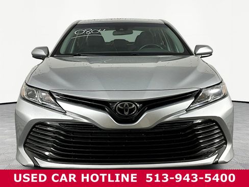 Used 2018 Toyota Camry LE FWD image 2