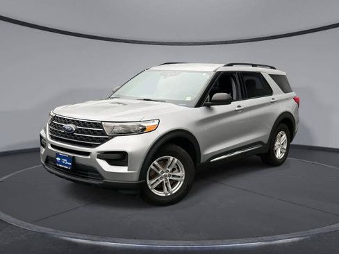 Certified 2022 Ford Explorer XLT w/ Class IV Trailer Tow Package AWD/4WD image 1