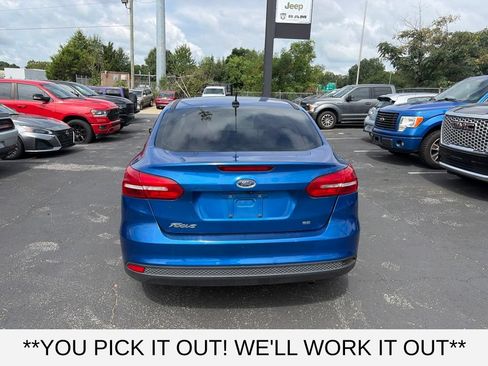 Used 2018 Ford Focus SE FWD image 5