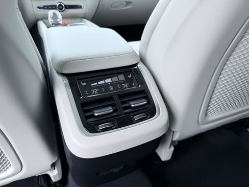 Certified 2026 Volvo XC60 B5 Ultra w/ Protection Package Premier AWD/4WD image 16