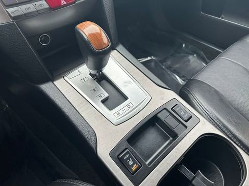 Used 2014 Subaru Outback 2.5i Limited image 17