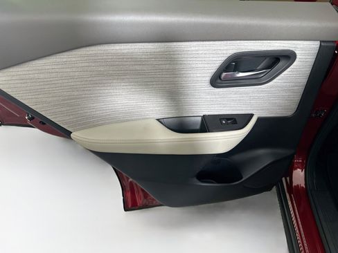 Used 2023 Nissan Rogue SV AWD/4WD image 24