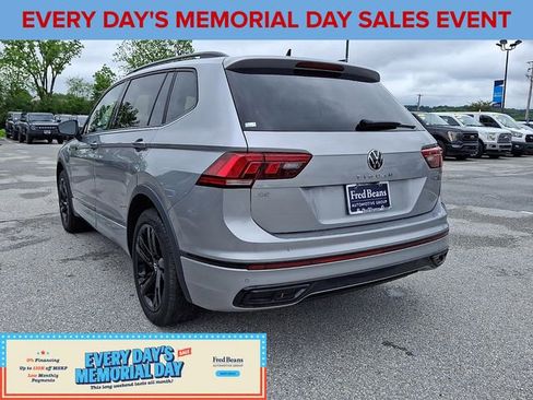 Used 2024 Volkswagen Tiguan SE R-Line AWD/4WD image 8