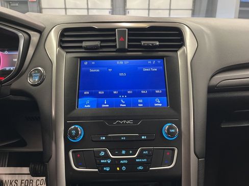 Used 2020 Ford Fusion SE image 26