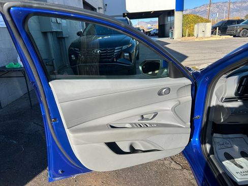 Certified 2022 Hyundai Elantra SEL image 14