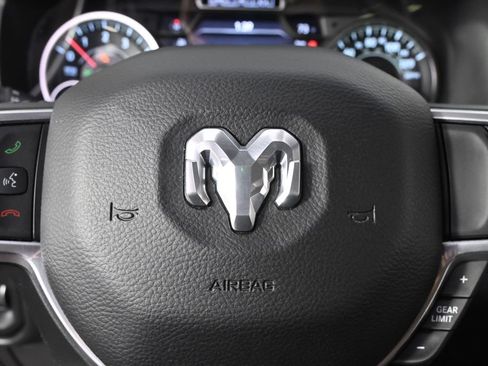 Used 2020 RAM 1500 Laramie AWD/4WD image 35