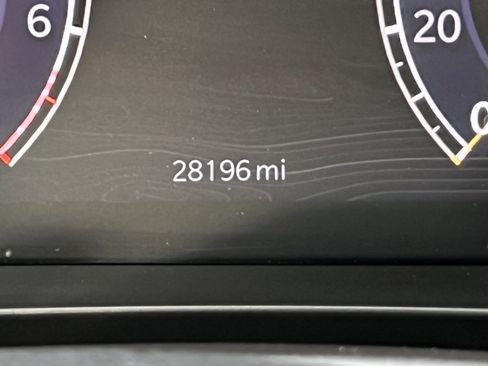 Used 2022 Jeep Grand Cherokee L Limited image 9