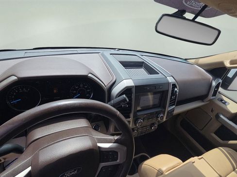 Used 2018 Ford F150 Lariat w/ Trailer Tow Package image 6