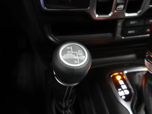 Used 2022 Jeep Wrangler Unlimited Sahara w/ LED Lighting Group AWD/4WD image 44