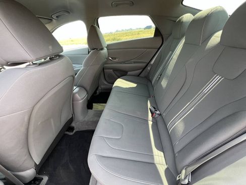 Used 2023 Hyundai Elantra SEL w/ Cargo Package FWD image 8