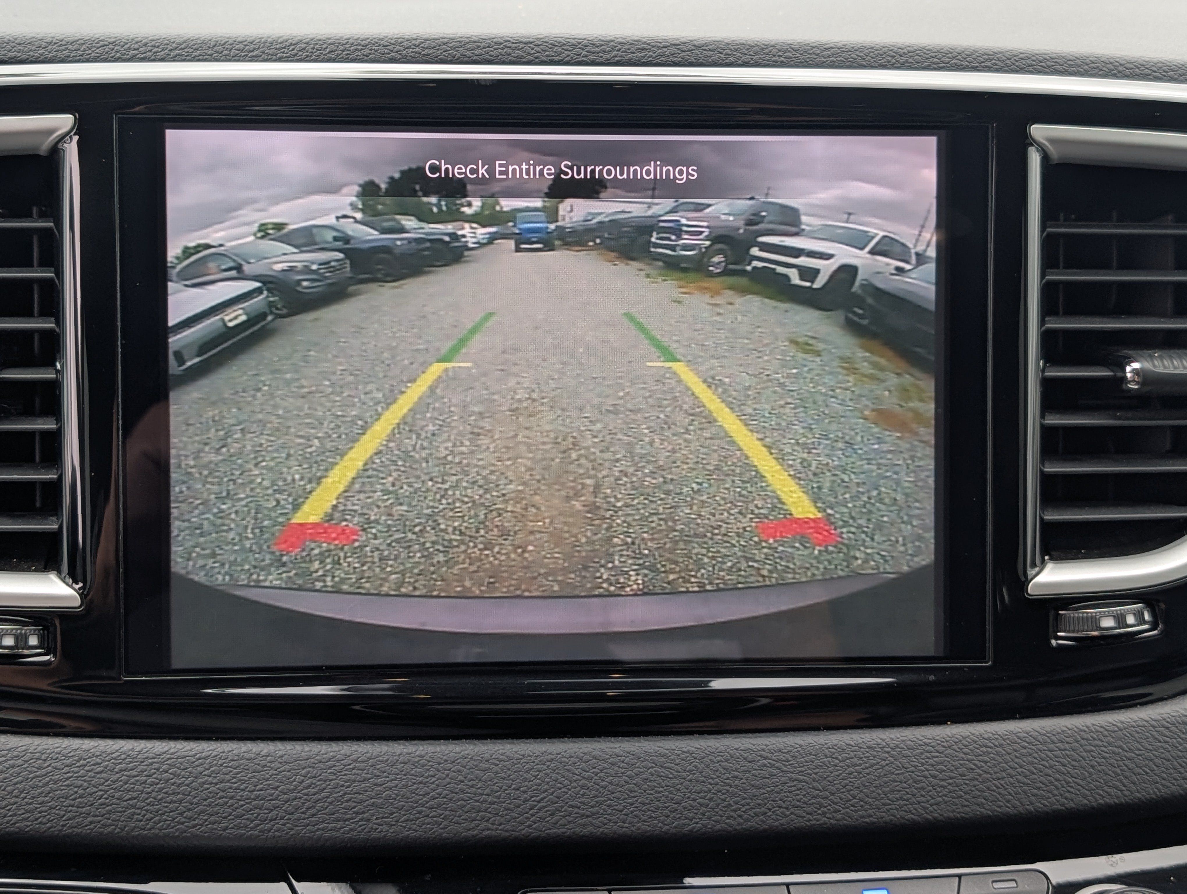 Used 2023 Chrysler Pacifica Touring-L FWD image 29