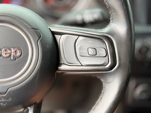 Used 2023 Jeep Gladiator Sport image 25