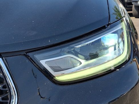 Used 2024 Chrysler Pacifica Touring-L FWD image 6