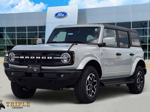 New 2026 Ford Bronco Outer Banks AWD/4WD image 2