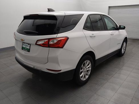 Used 2020 Chevrolet Equinox LS w/ LS Convenience Package FWD image 9
