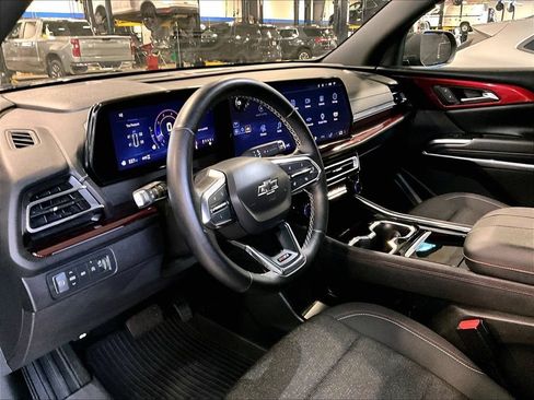 Used 2024 Chevrolet Traverse Z71 AWD/4WD image 8