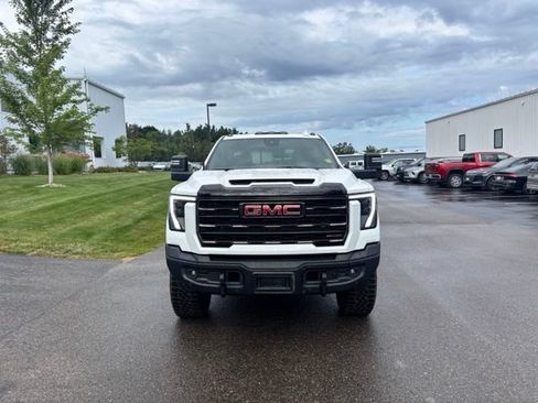 Used 2025 GMC Sierra 2500 AT4X w/ AT4X AEV Edition AWD/4WD image 3