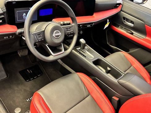 New 2026 Nissan Kicks SV w/ SV Premium Package FWD image 15