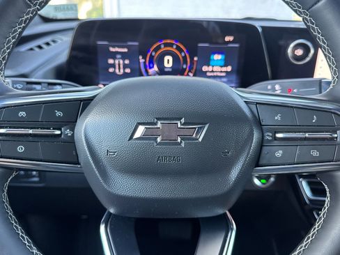 Used 2025 Chevrolet Traverse Z71 image 37