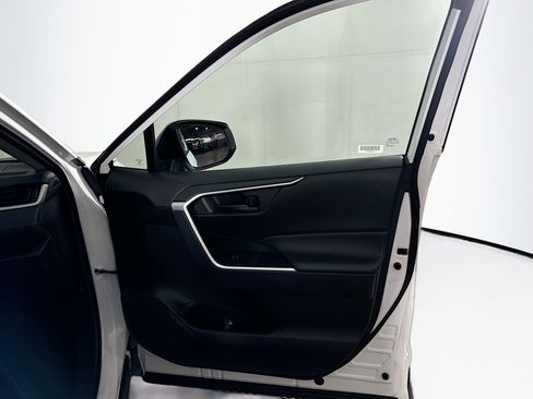 Used 2025 Toyota RAV4 LE image 29