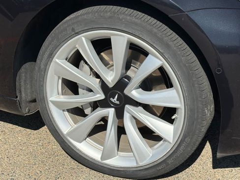 Used 2018 Tesla Model 3 AWD/4WD image 17