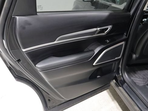 Used 2020 Kia Telluride LX AWD/4WD image 18