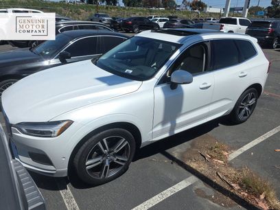 Used 2018 Volvo XC60 T5 Momentum w/ Vision Package
