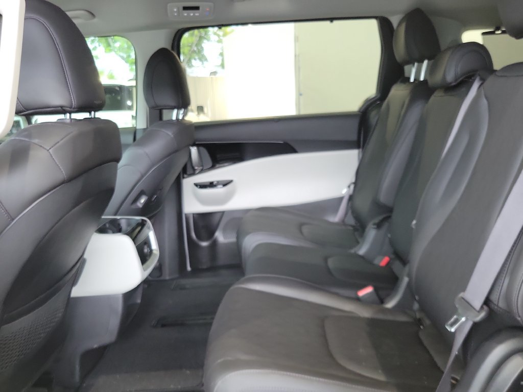 Certified 2024 Kia Carnival EX FWD image 12
