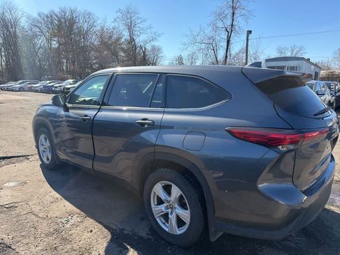 Used 2020 Toyota Highlander LE image 7