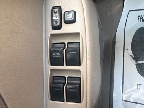 Used 2002 Toyota RAV4 4WD w/ Quick-Order Pkg image 21