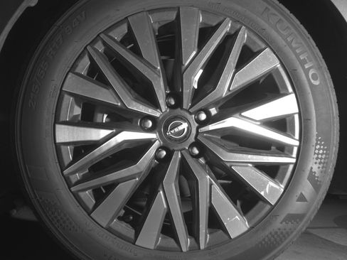 Used 2025 Nissan Altima 2.5 SV image 12