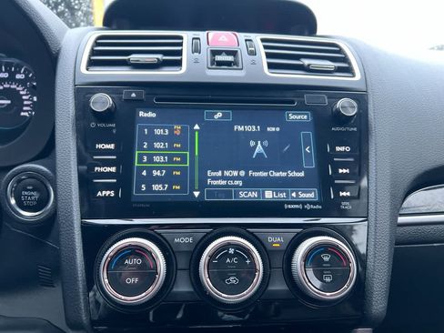 Used 2017 Subaru Forester 2.5i Touring AWD/4WD image 16